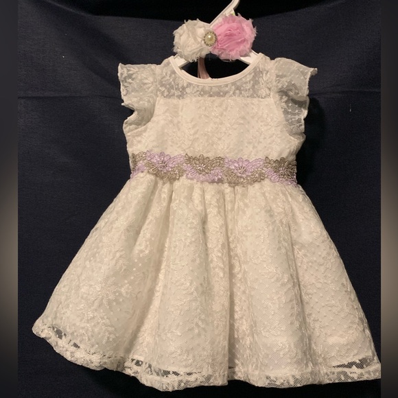 🎉HP🎉Exquisite lace dress with matching diaper cover and free head band - Picture 3 of 9